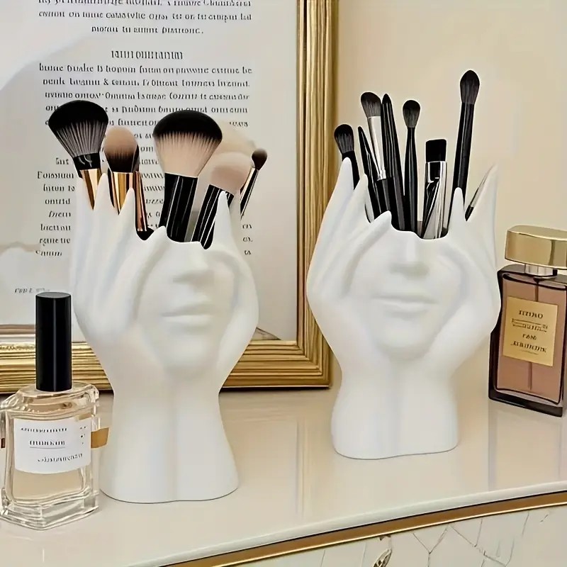 Beauty And Makeup Quotes - Tempat Kuas Rias Bentuk Wajah -