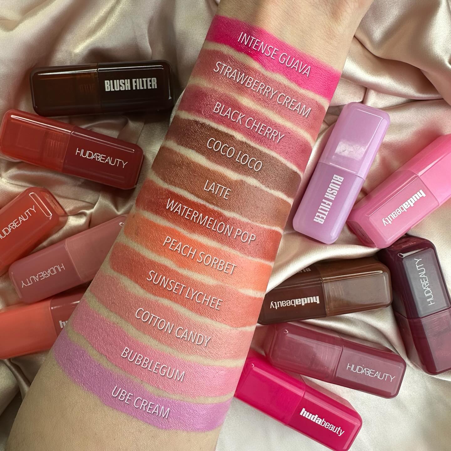 Huda Beauty Blush Filter Soft  - Huda Beauty Makeup Bag ulasan dan harga