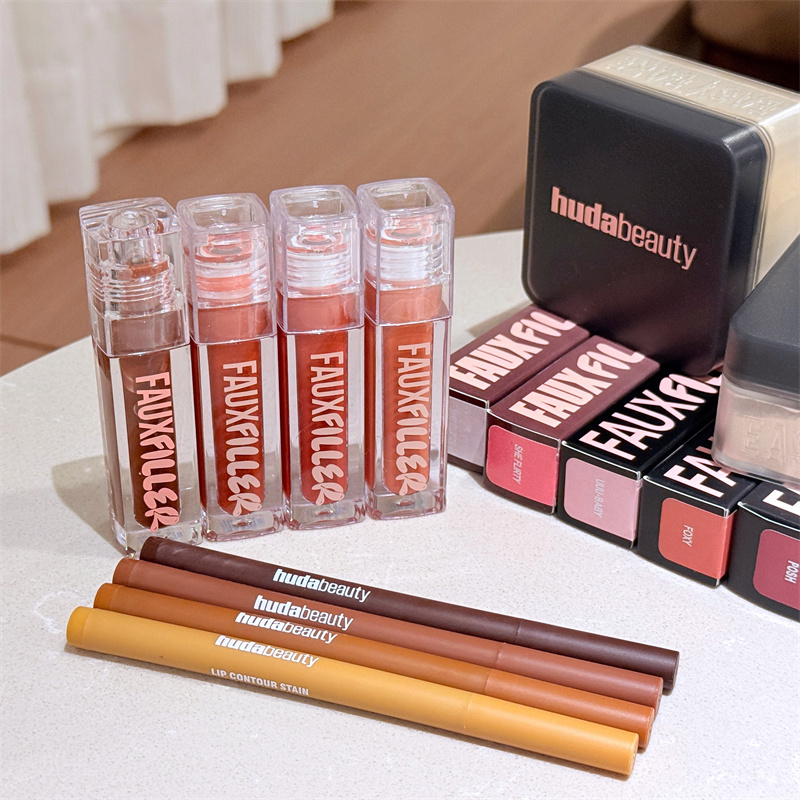 HudaBeauty Faux Filler Lip Glo - Huda Beauty Makeup Bag ulasan dan harga